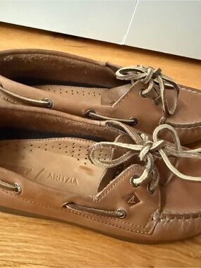 Aritzia Tan Leather Sperry Boat Shoes